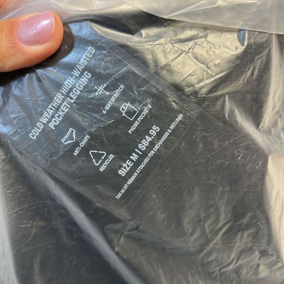 FABLETICS - Cold Weather High-Waisted Pocket Legging - Picture 6 of 6